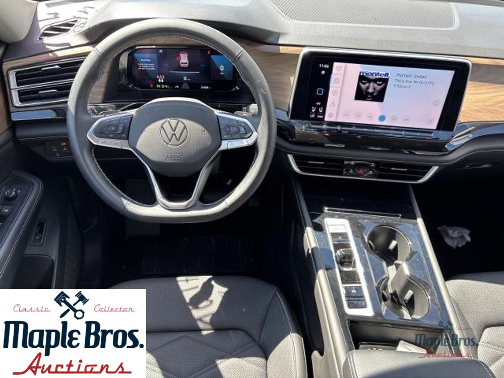 2025 Volkswagen Atlas 2.0T SE w/Technology