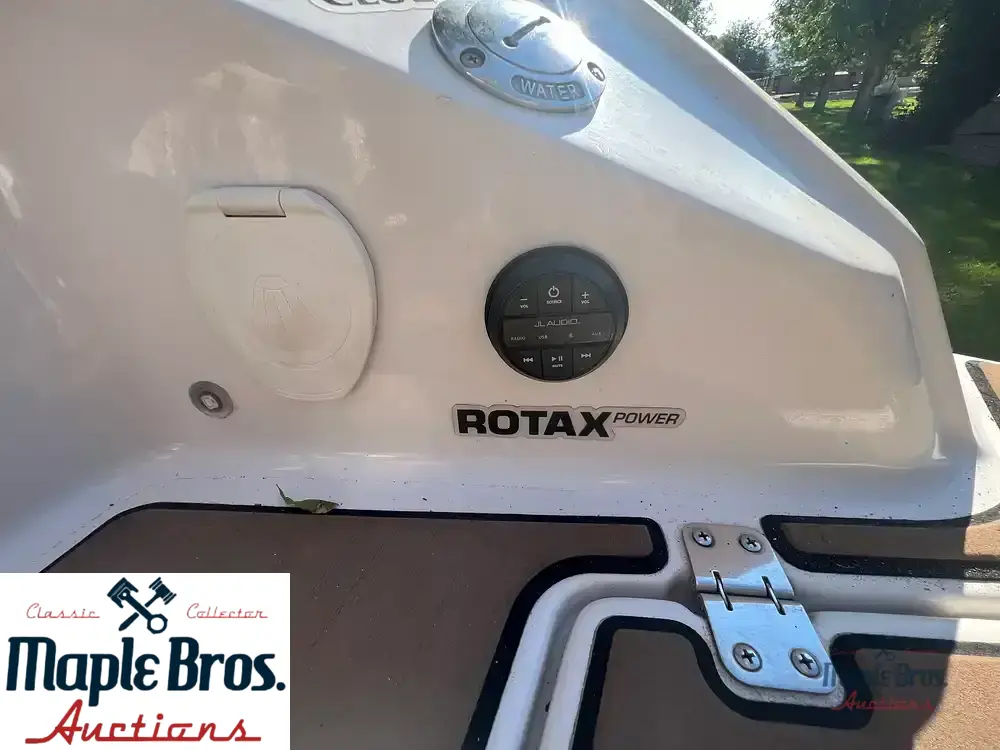 2017 Scarab 255 SE Platinum