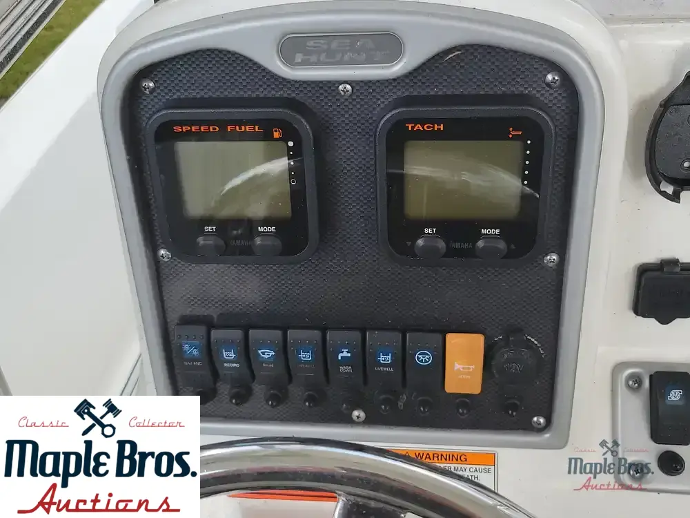 2013 Sea Hunt 24 BR