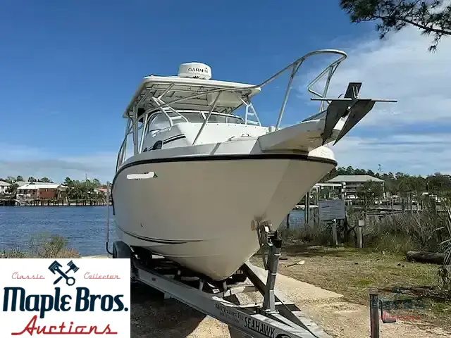 1994 Mako 295 FD Cabin