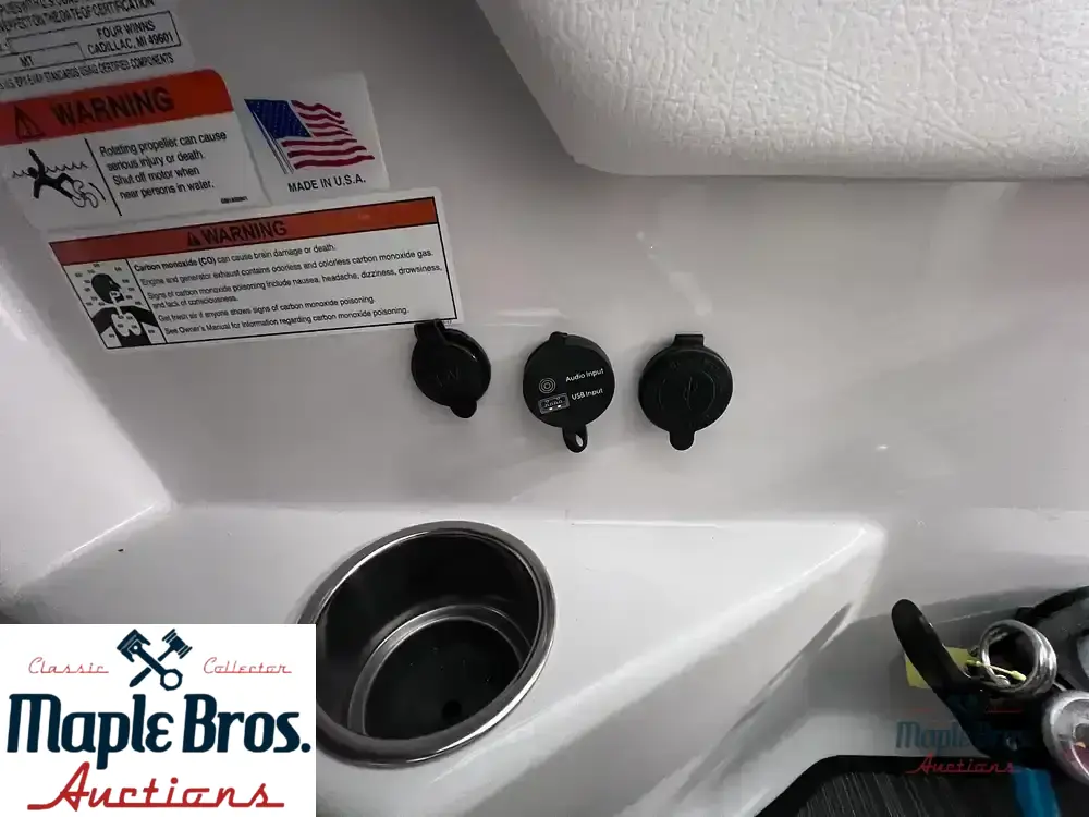 2018 Four Winns H210