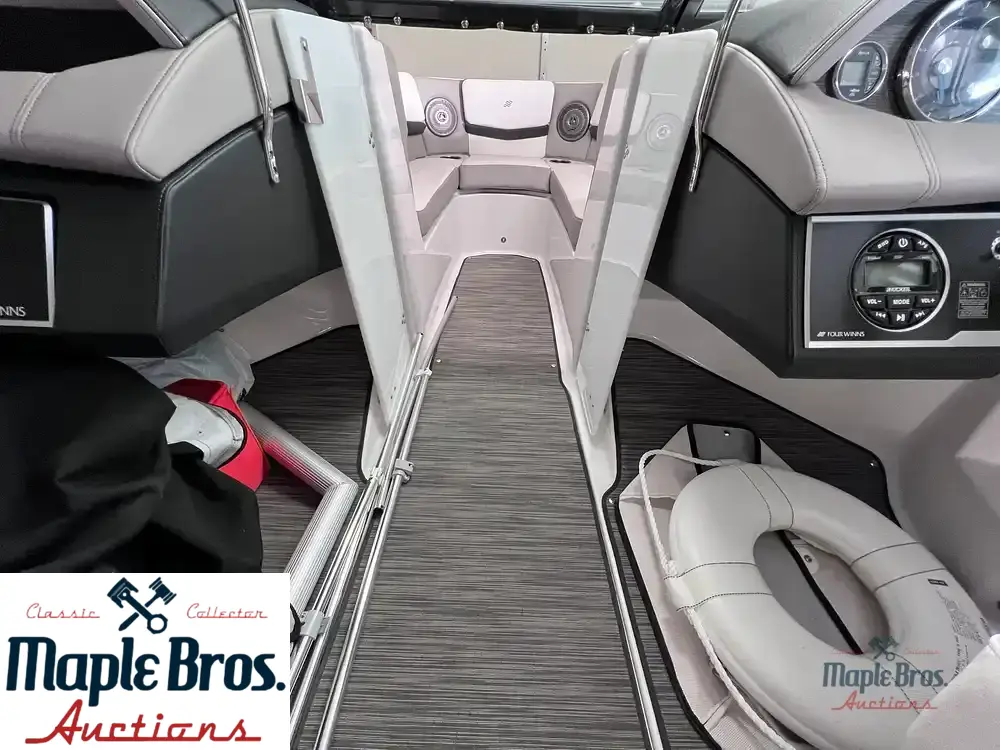 2018 Four Winns H210