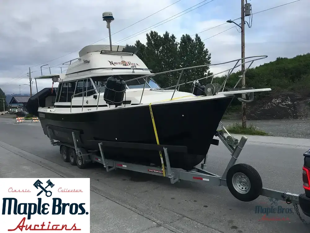 1983 Bayliner 3288 MY