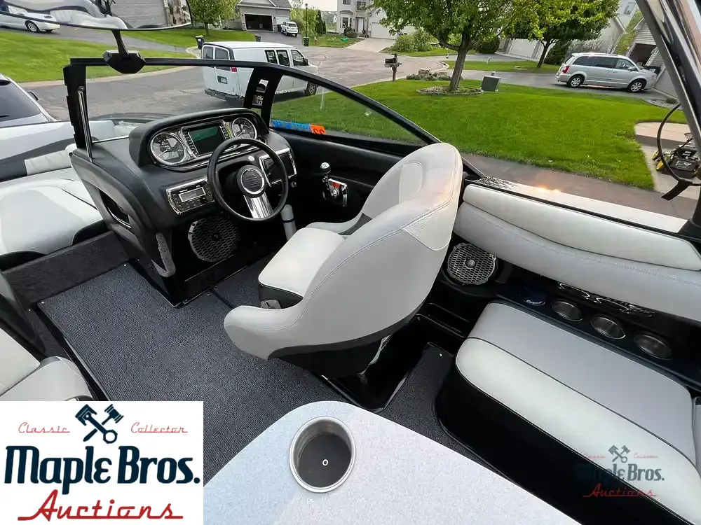 2013 Malibu Wakesetter 22 MXZ