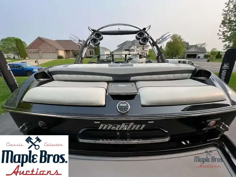 2013 Malibu Wakesetter 22 MXZ