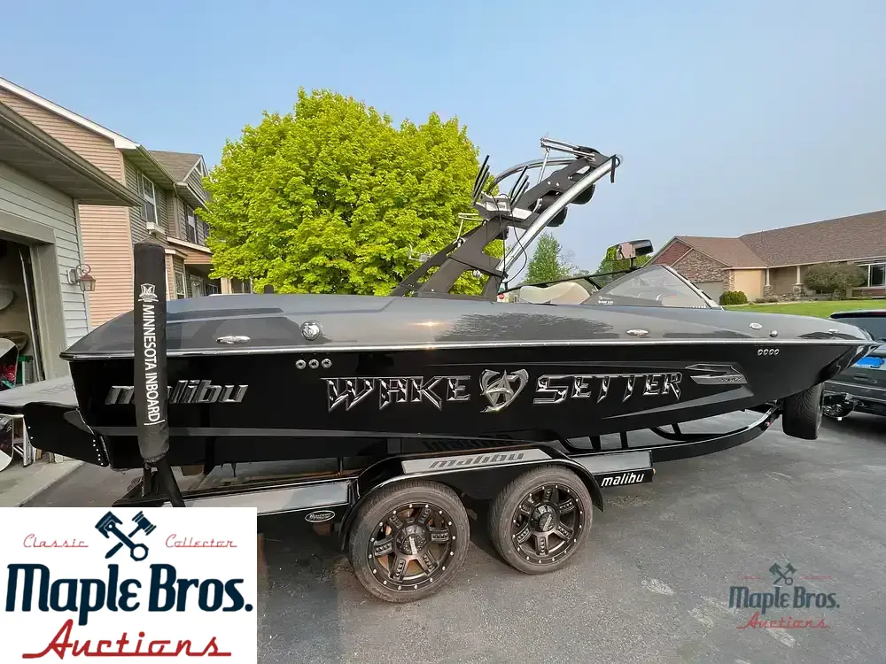 2013 Malibu Wakesetter 22 MXZ