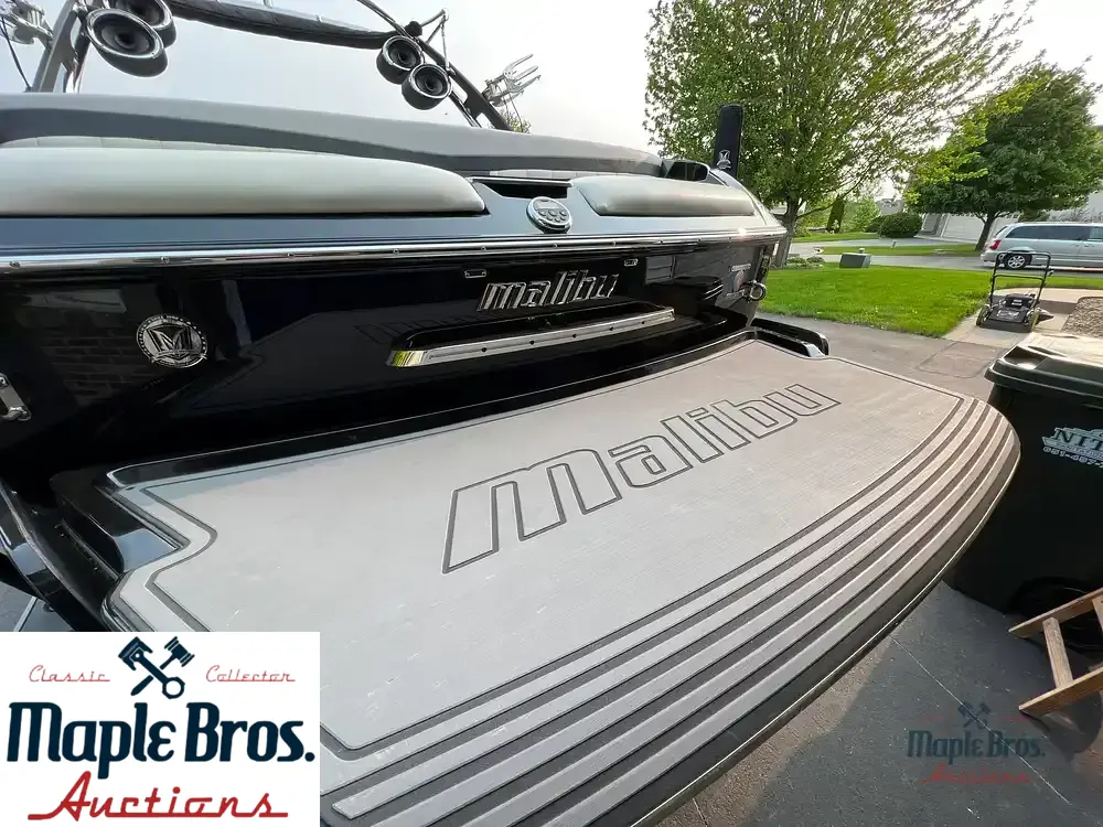 2013 Malibu Wakesetter 22 MXZ