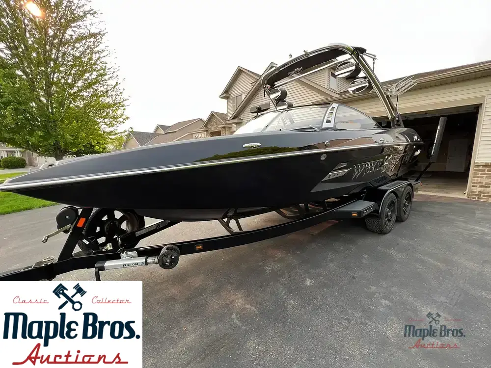 2013 Malibu Wakesetter 22 MXZ