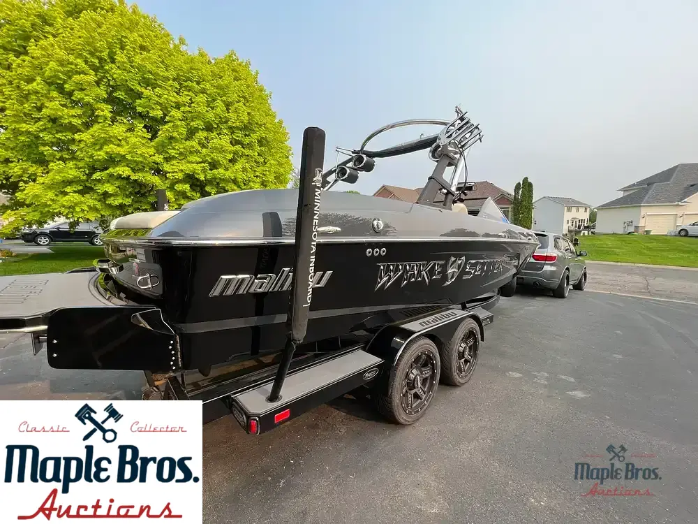 2013 Malibu Wakesetter 22 MXZ