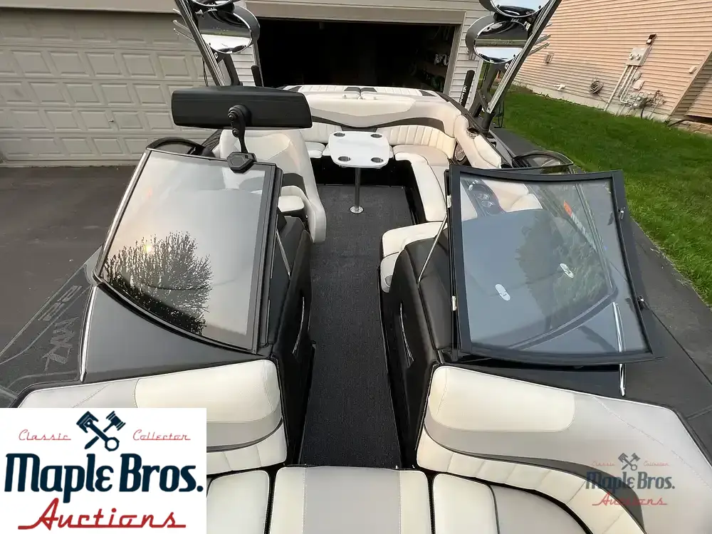 2013 Malibu Wakesetter 22 MXZ