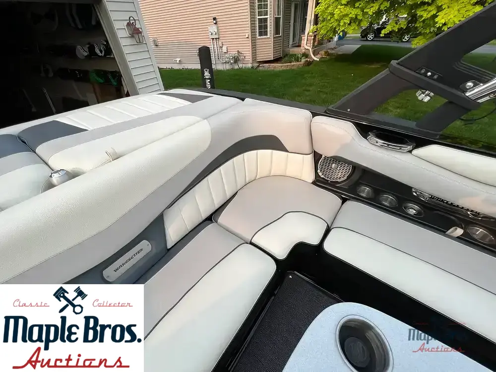 2013 Malibu Wakesetter 22 MXZ