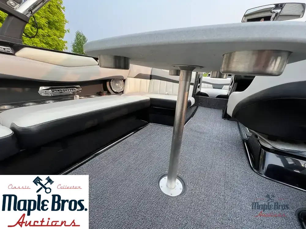 2013 Malibu Wakesetter 22 MXZ
