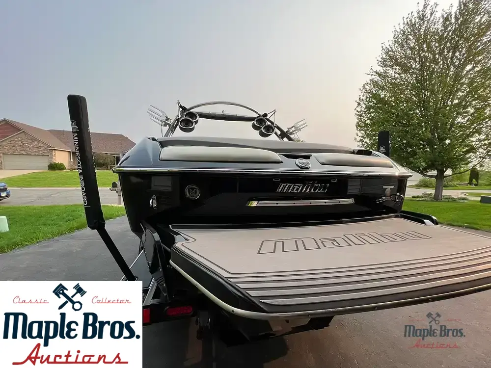 2013 Malibu Wakesetter 22 MXZ