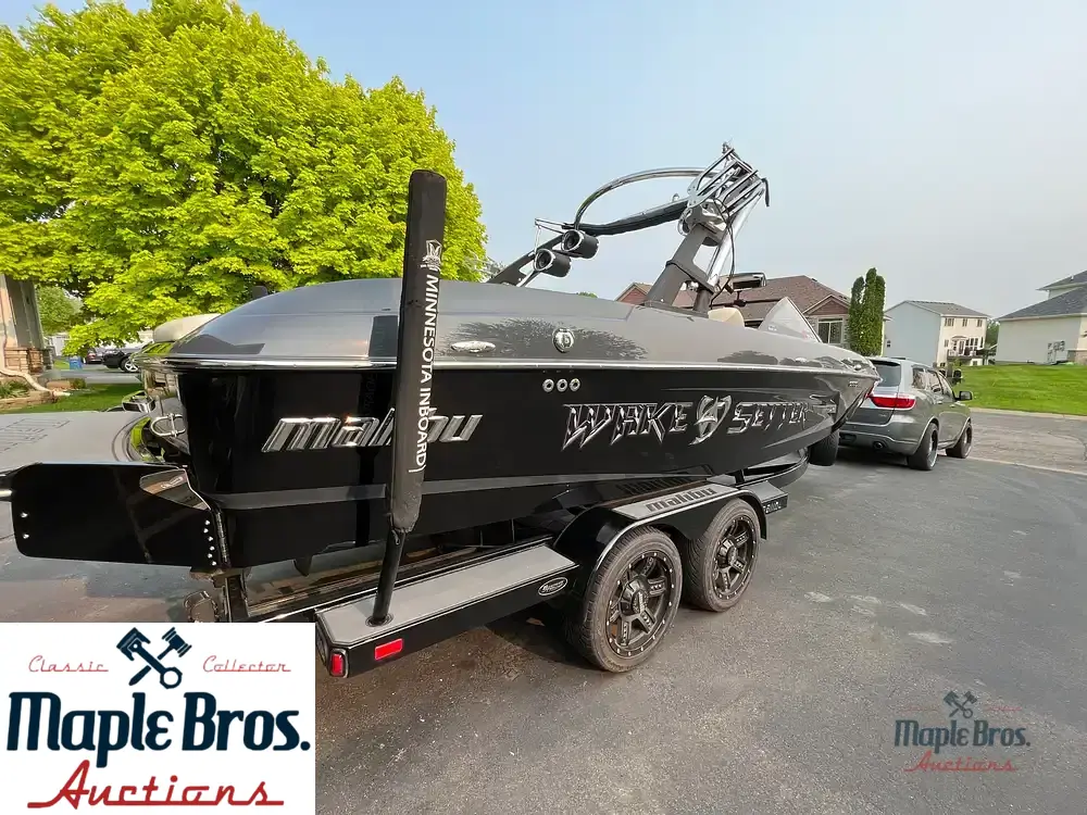 2013 Malibu Wakesetter 22 MXZ