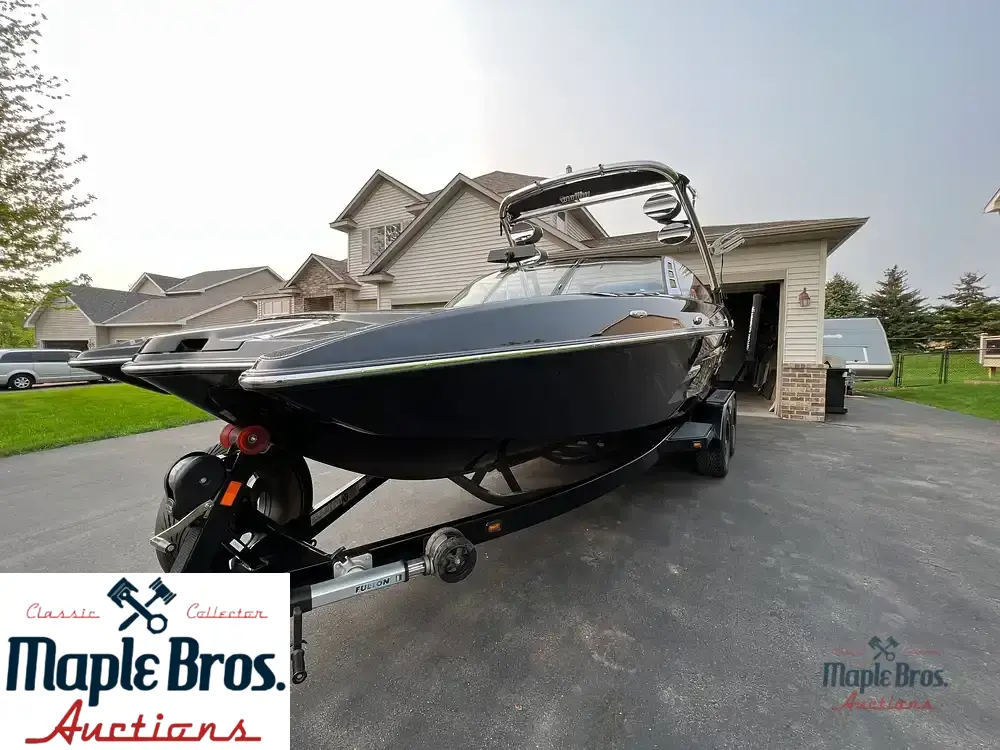 2013 Malibu Wakesetter 22 MXZ
