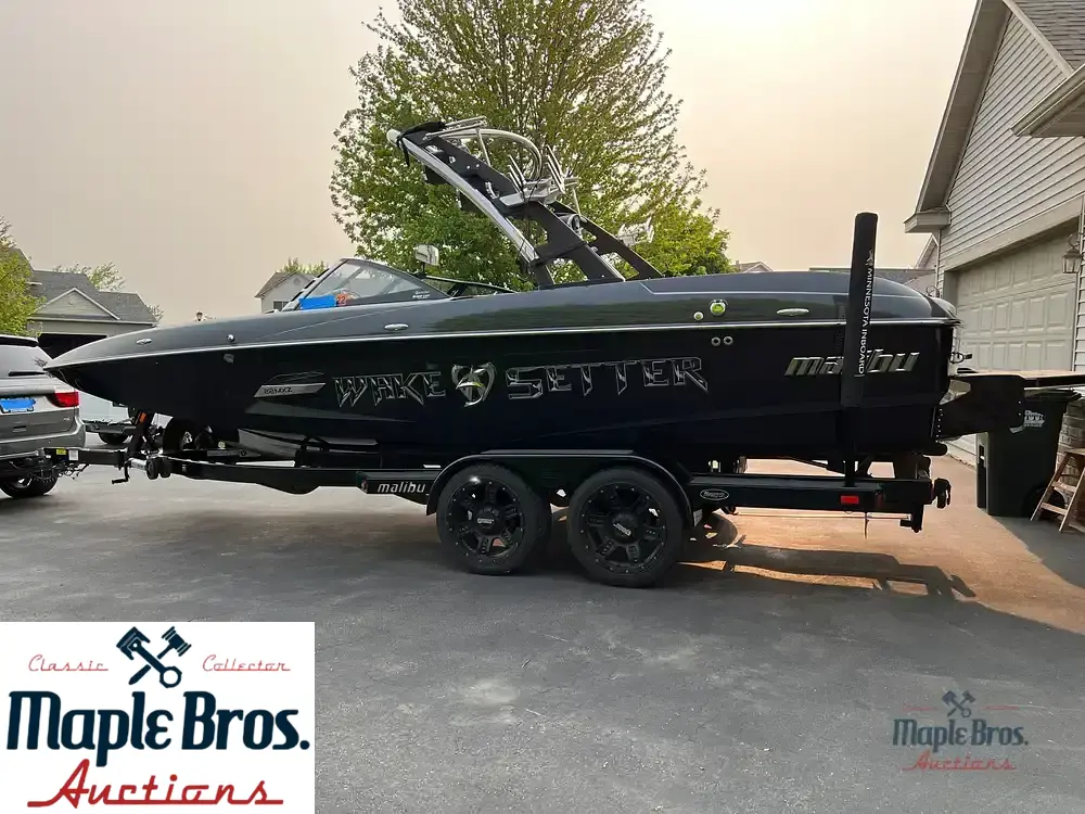 2013 Malibu Wakesetter 22 MXZ