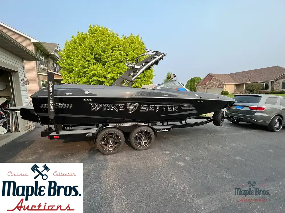 2013 Malibu Wakesetter 22 MXZ