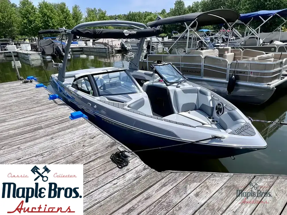 2021 Malibu 22 LSV