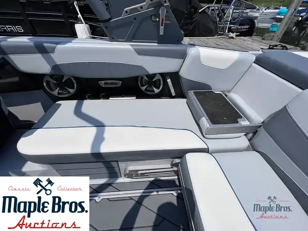 2021 Malibu 22 LSV