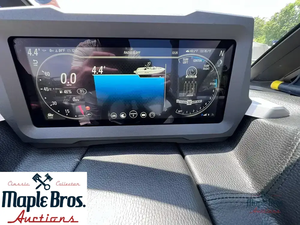 2021 Malibu 22 LSV