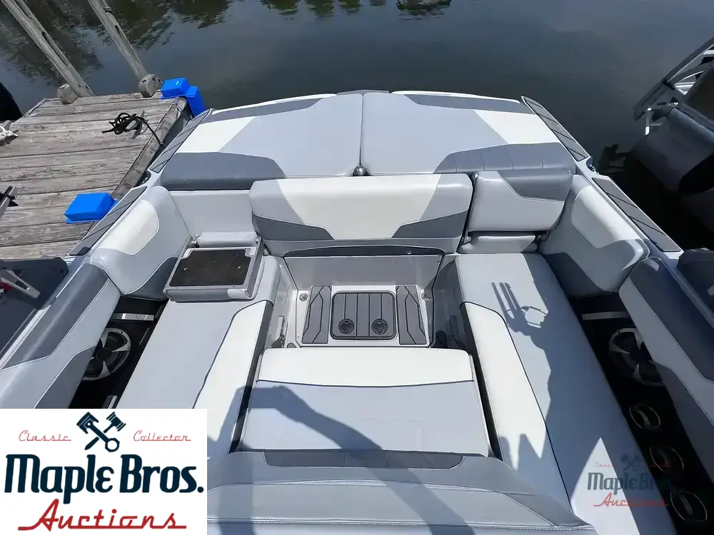 2021 Malibu 22 LSV