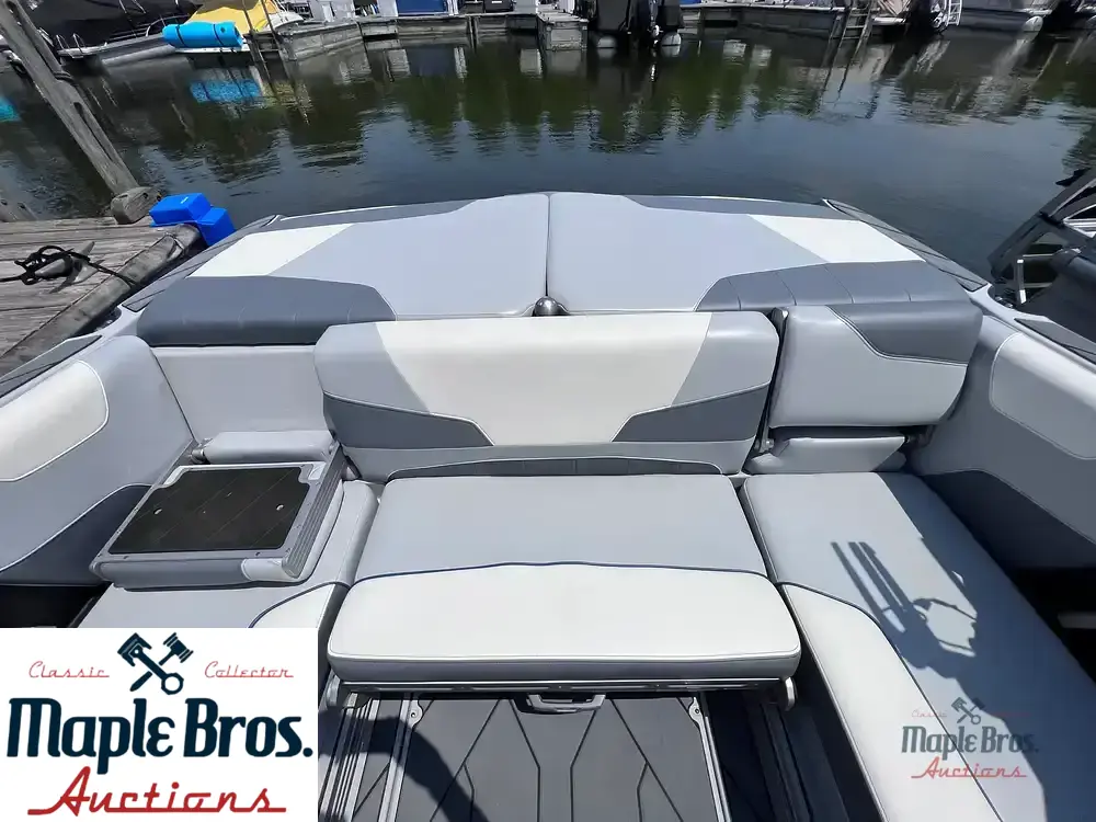 2021 Malibu 22 LSV