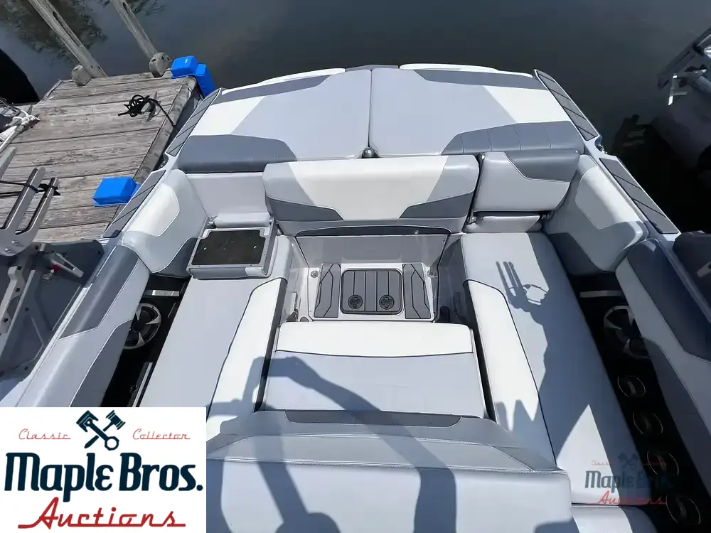 2021 Malibu 22 LSV