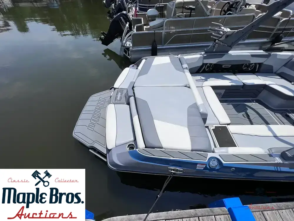 2021 Malibu 22 LSV