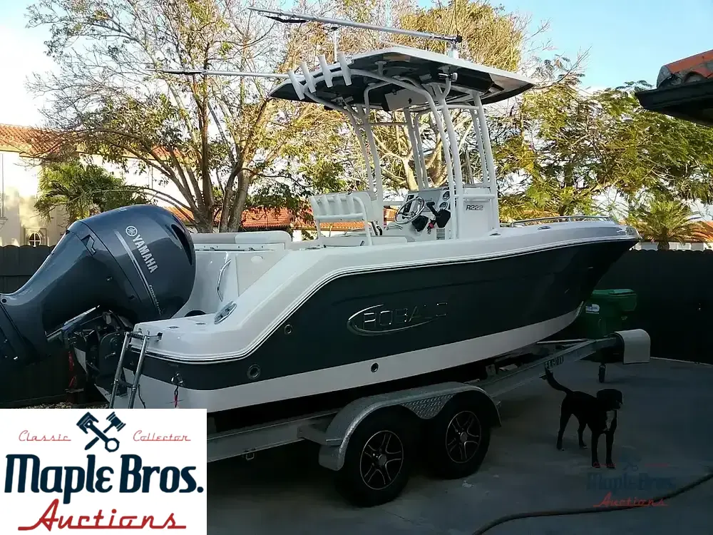 2017 Robalo R222