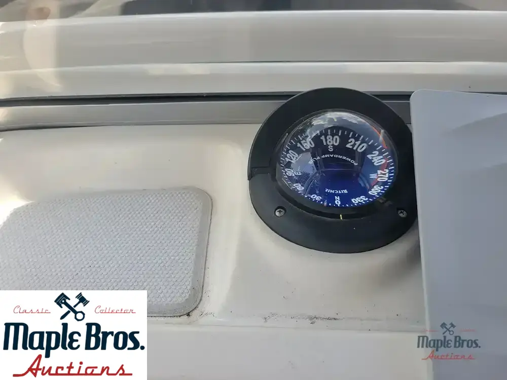 2017 Robalo R222