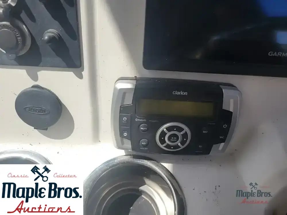 2017 Robalo R222