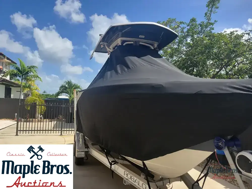 2017 Robalo R222