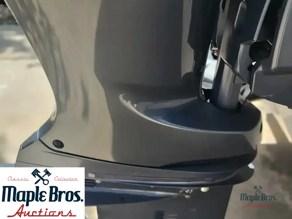 2017 Robalo R222