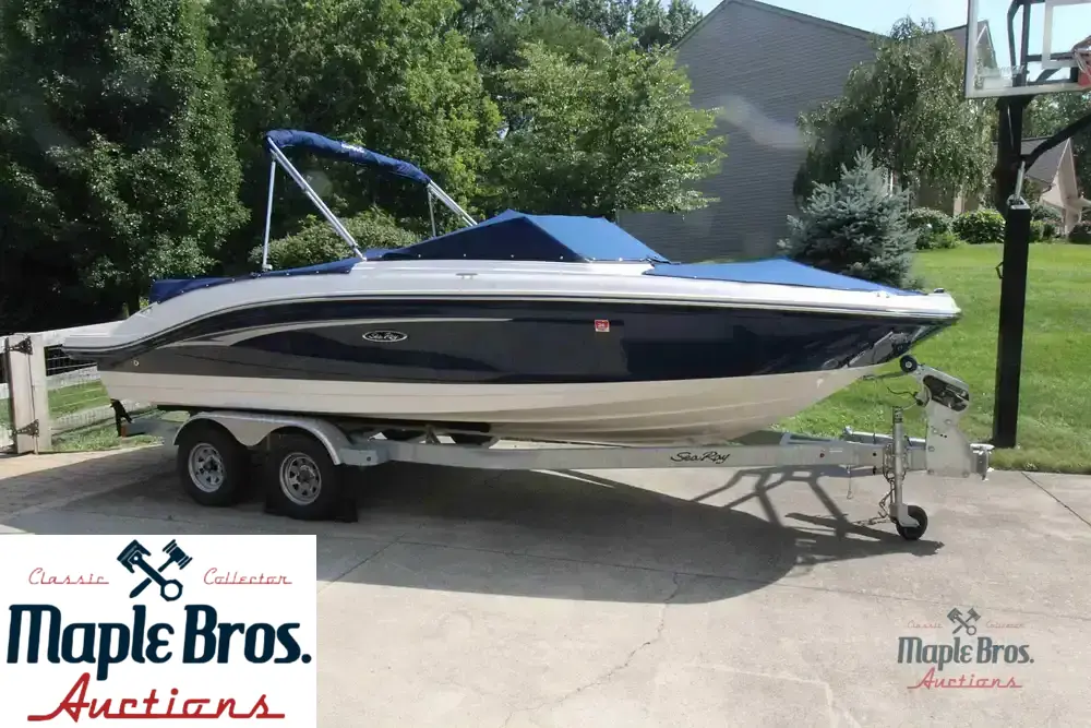 2021 Sea Ray SPX 210