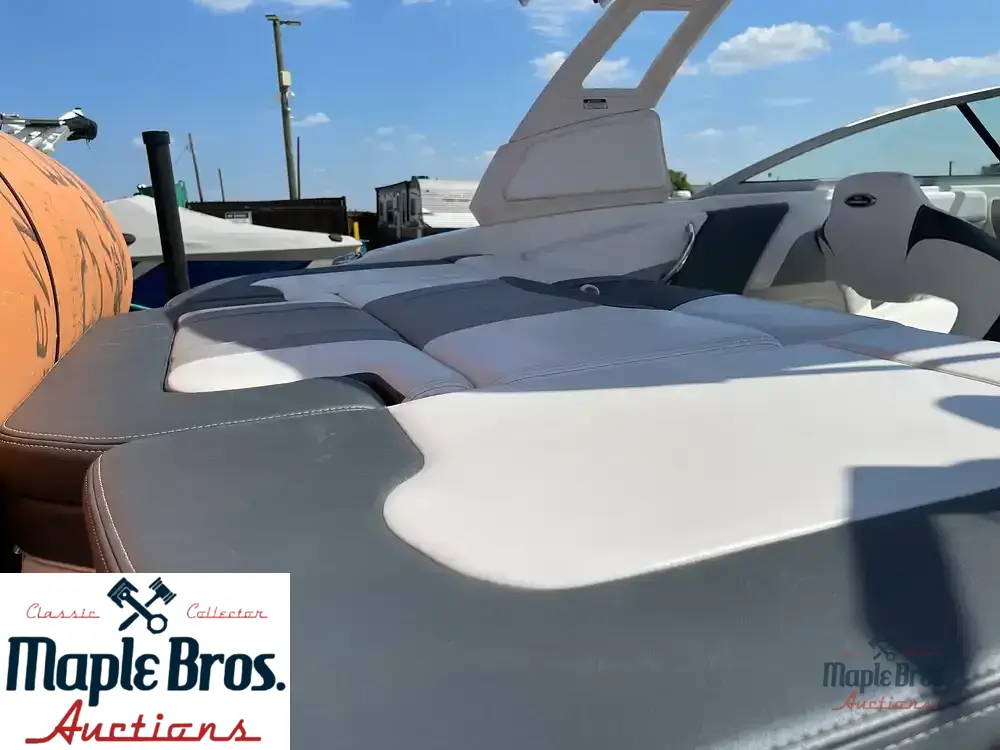 2021 Chaparral 21 Surf