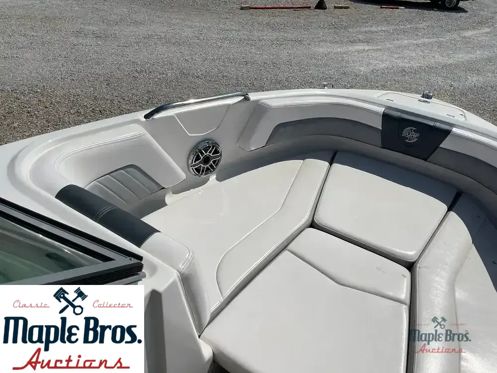 2021 Chaparral 21 Surf