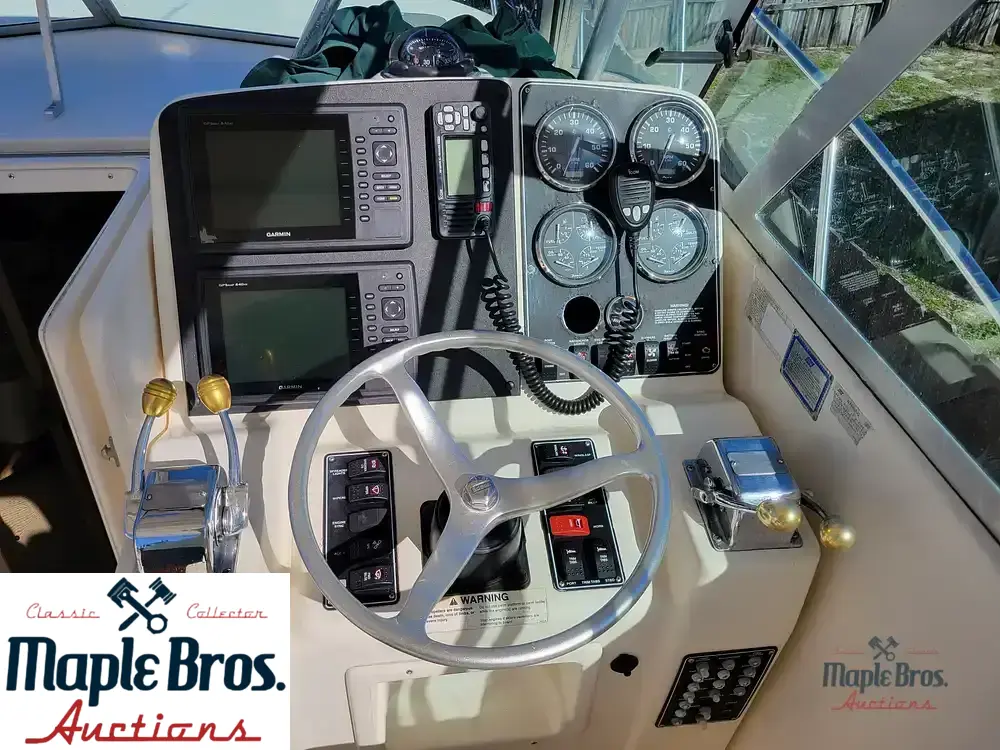 1999 Pursuit 3000 Express