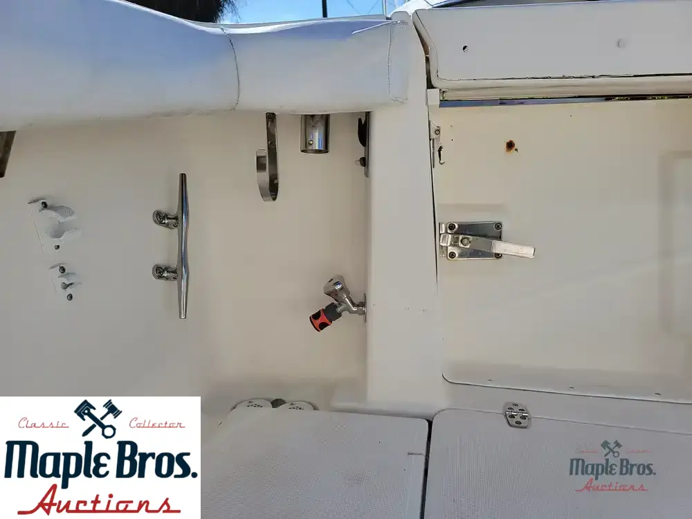 1999 Pursuit 3000 Express