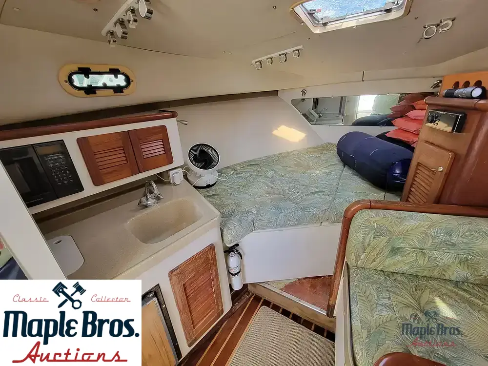1999 Pursuit 3000 Express