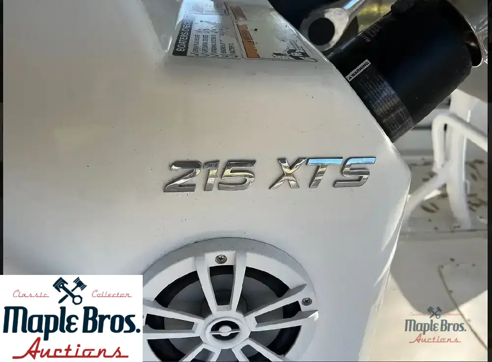 2021 NauticStar 215 XTS Shallow Bay