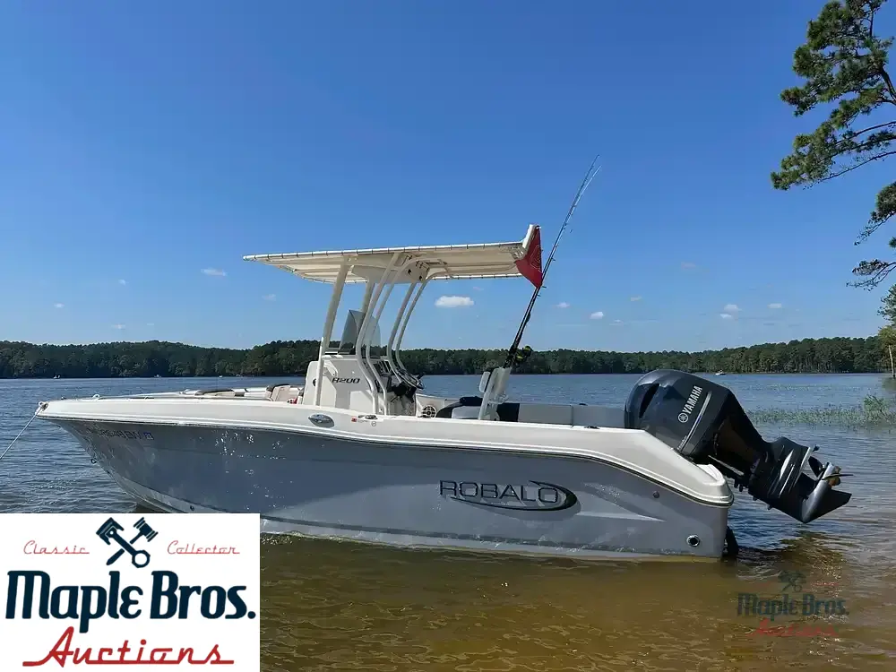 2022 Robalo R200