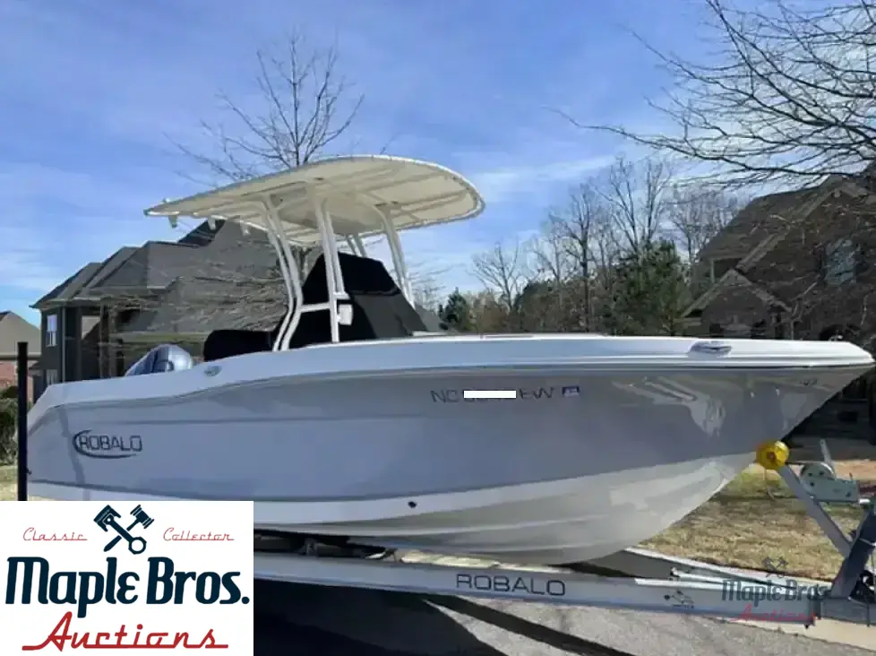 2022 Robalo R200