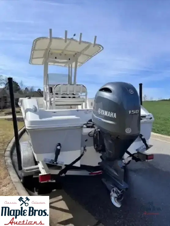 2022 Robalo R200