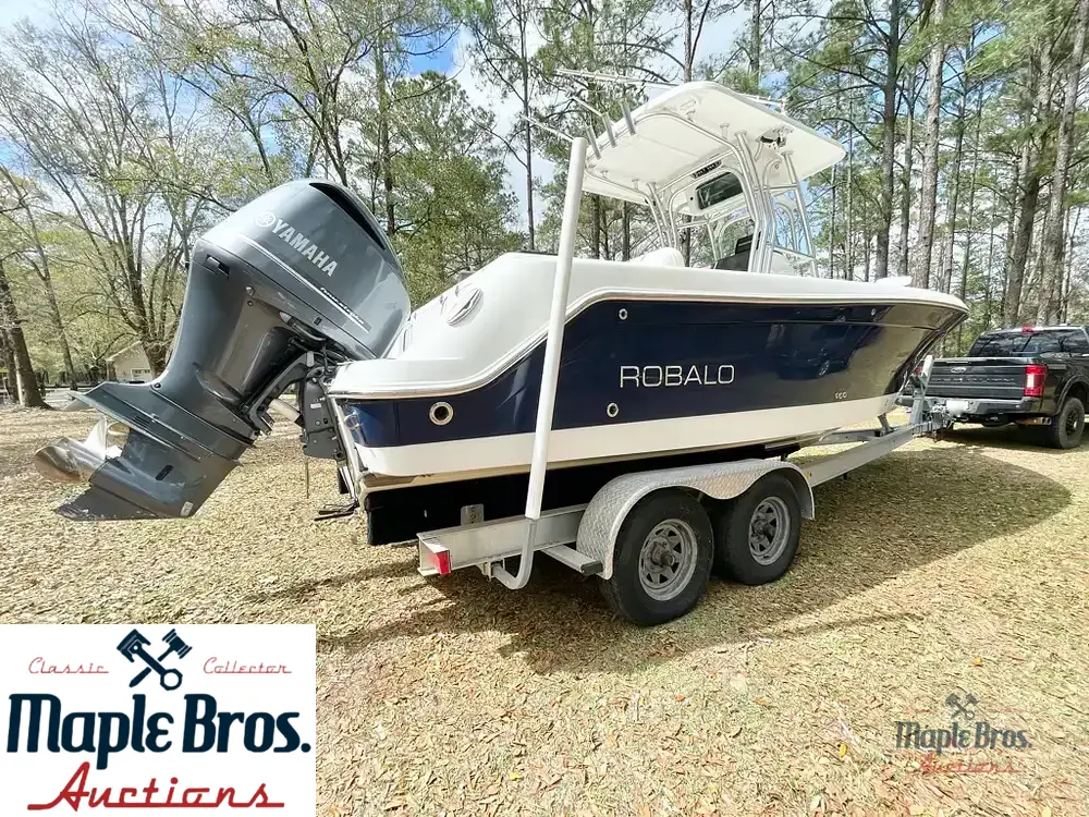 2013 Robalo R260