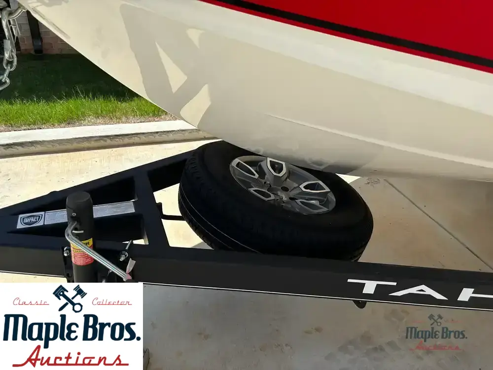 2022 Tahoe 210 Si Limited
