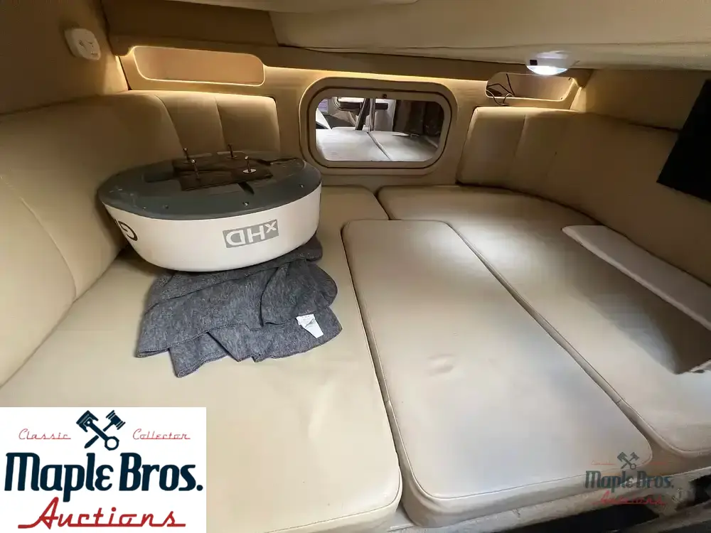 2005 Rinker 342 Fiesta Vee