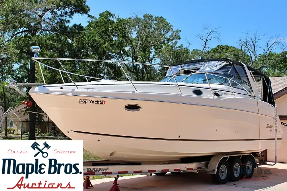 2005 Rinker 342 Fiesta Vee