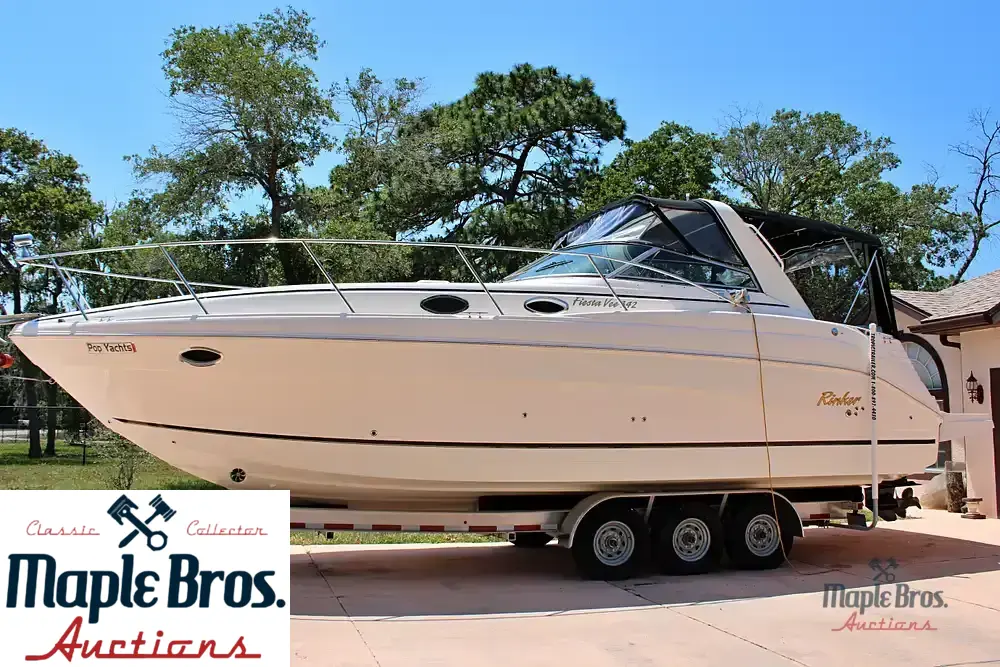 2005 Rinker 342 Fiesta Vee