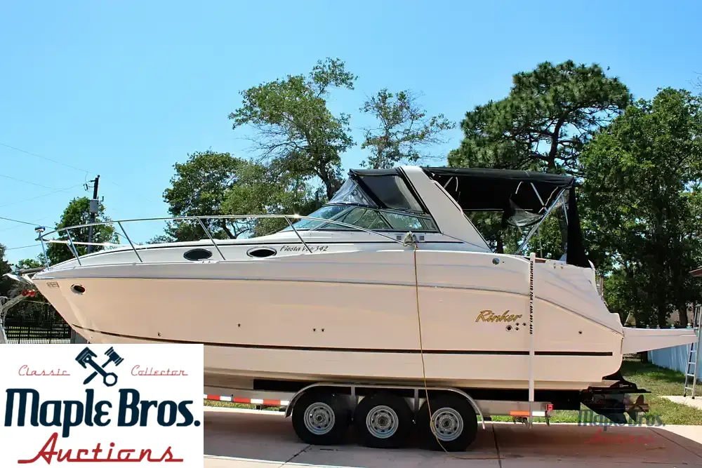 2005 Rinker 342 Fiesta Vee