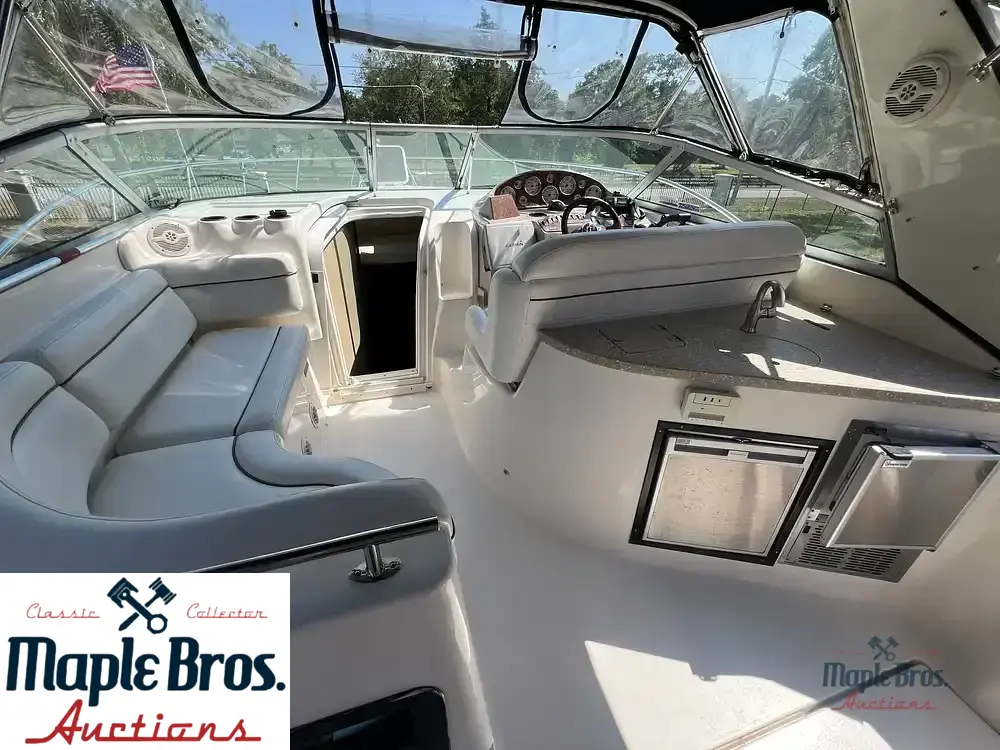 2005 Rinker 342 Fiesta Vee
